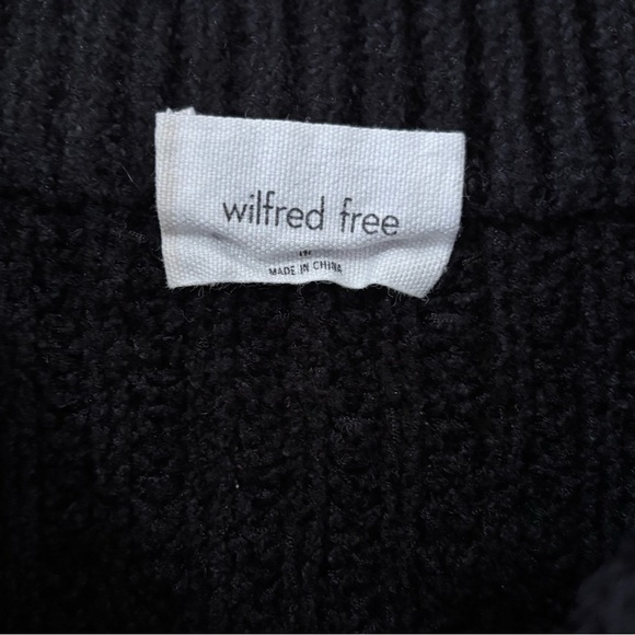 Wilfred| Aritzia Jet Black Comfy Cozy Thick Knit Women’s Crewneck Sweater Sz M - Picture 2 of 6